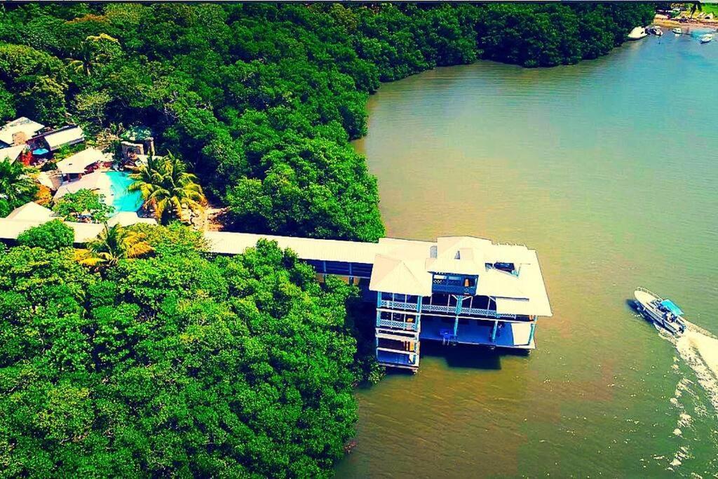 The Dock Resort Over Water Retreat West End Bagian luar foto