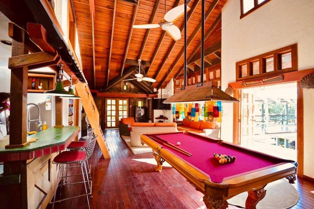 The Dock Resort Over Water Retreat West End Bagian luar foto