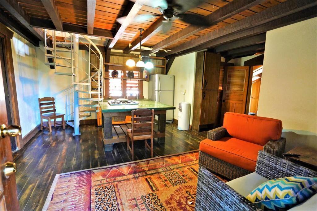 The Dock Resort Over Water Retreat West End Bagian luar foto